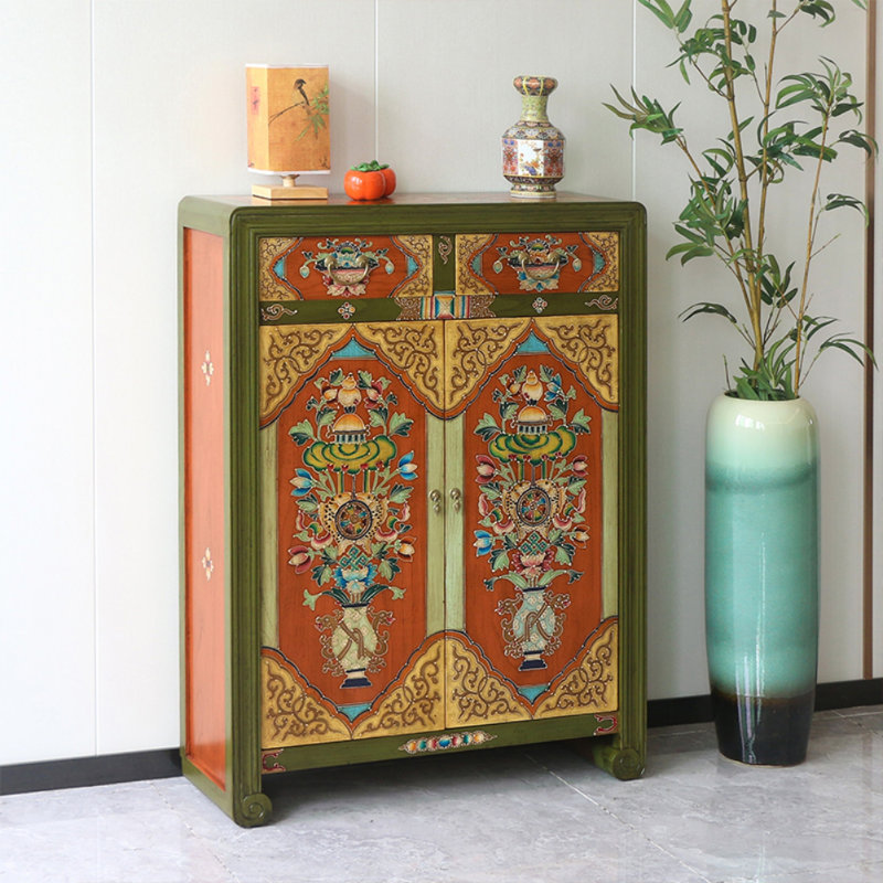 Armoire d'appoint antique
