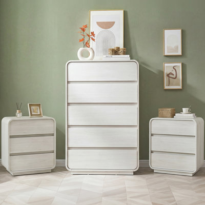 3-Piece White Curved Lansdowne With Charging Station