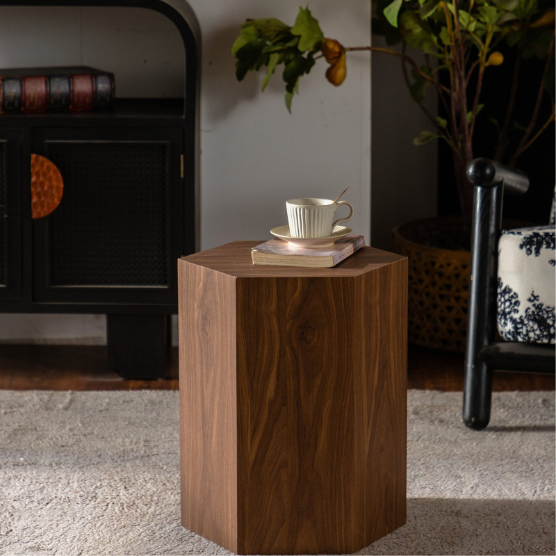 Table de bout hexagonale en grain de bois noyer, entièrement assemblée pour les petits appartements, table basse moderne de 15,45 po 13,81 po avec grain, prête à