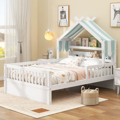 Lit simple en bois avec tête de lit