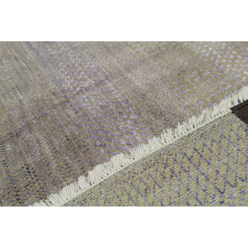 Tapis beige et mauve de haute qualité noué à la main