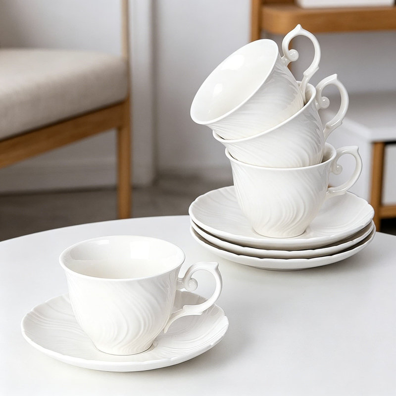 Ensemble de 4 tasses à café et soucoupes en porcelaine de 4 oz avec soucoupes, ensemble de thé en céramique blanc classique pour thé, café, café au lait, café moka, four à micro-ondes et au four