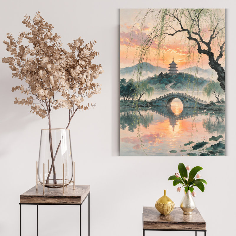 Tableau mural en verre trempé représentant un paysage de lac brumeux d'Asie de l'Est, H 16 po x l 12 po