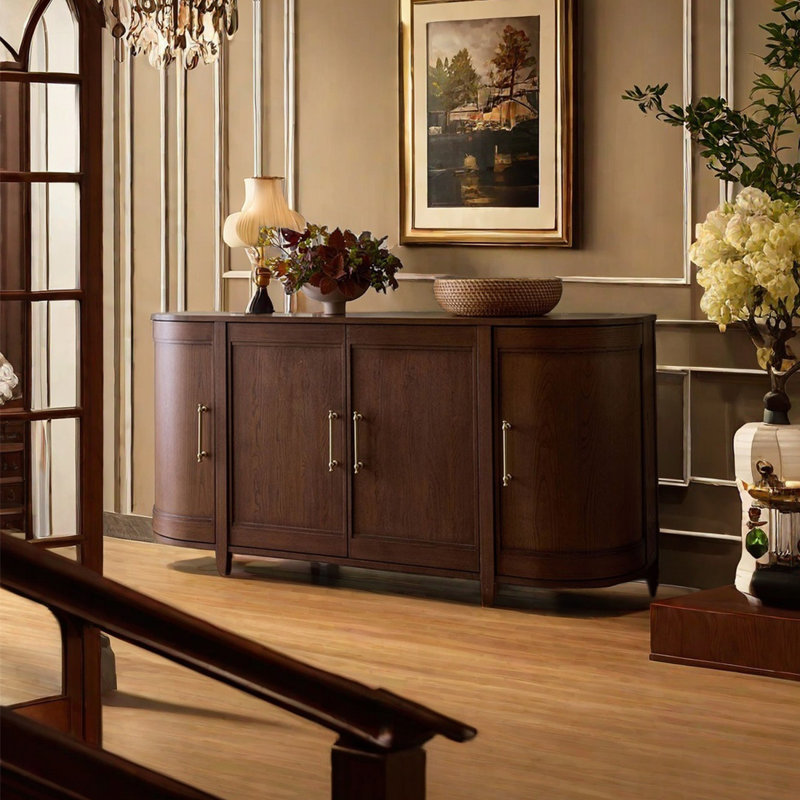 Buffet à quatre portes avec grand espace de rangement