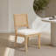 Ensemble de 2 chaises de salle à manger de style champêtre, dossier bas en rotin, structure en bois naturel, revêtement en lin beige, style moderne du milieu du siècle