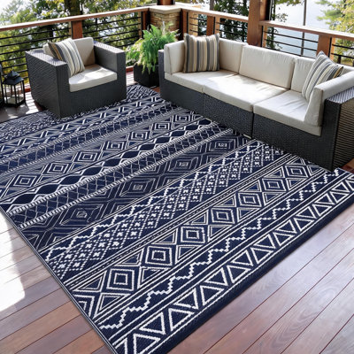 Tapis d'extérieur 183 x 274 cm (6 x 9 pi) – Tapis en paille de plastique imperméable et réversible – Résistant aux UV et à la décoloration, léger, pliable – Pour patio, terrasse, jardin, camping, VR, plage – Noir, bleu et blanc