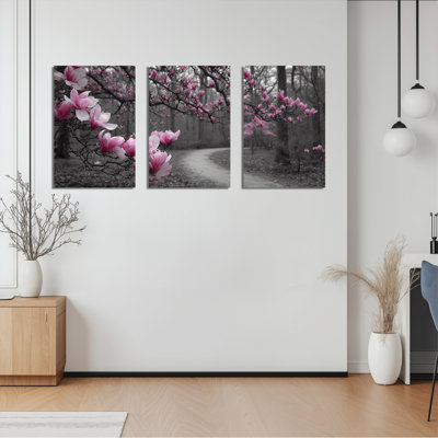 «Pink Magnolia Blossoms», impression de peinture à l'huile sur toile tendue sur toile noir et blanc
