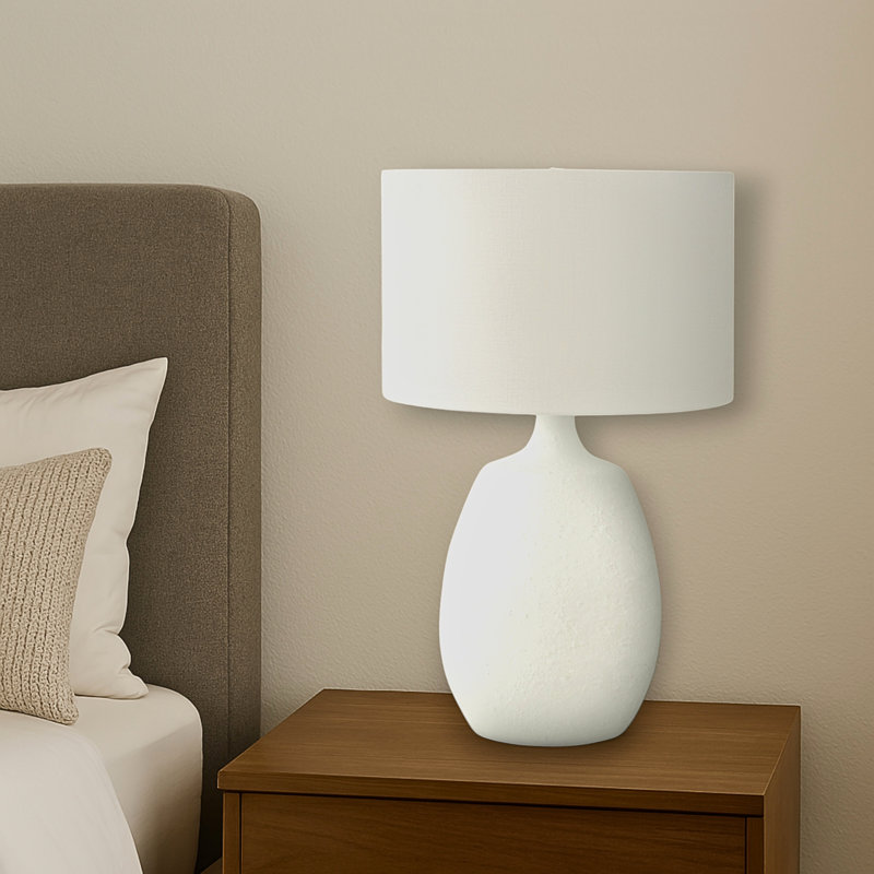 Lampe de table Irma ivoire / crème et résine crème, H 25,7 po x l 15,74 po x P 15,87 po
