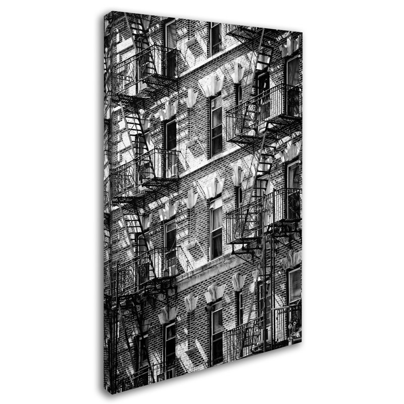 New york facade, reproduction de photo sur toile tendue en noir et blanc, H 24 po x l 16 po x P 2 po