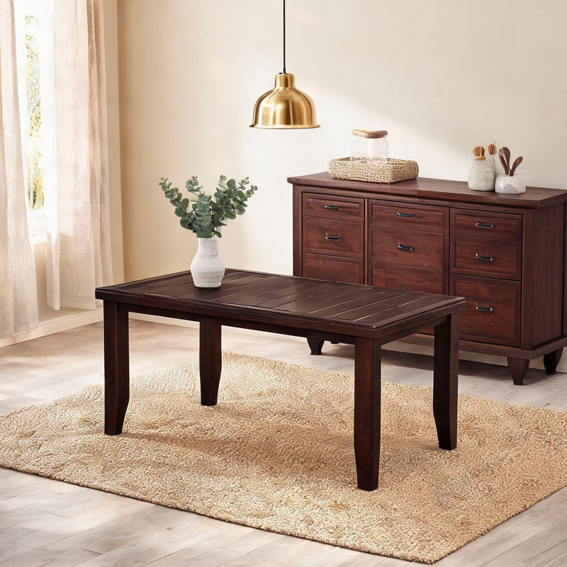 Table de salle à manger rectangulaire au fini lustré avec placage en érable, pieds fuselés de style Shaker et 6 places assises