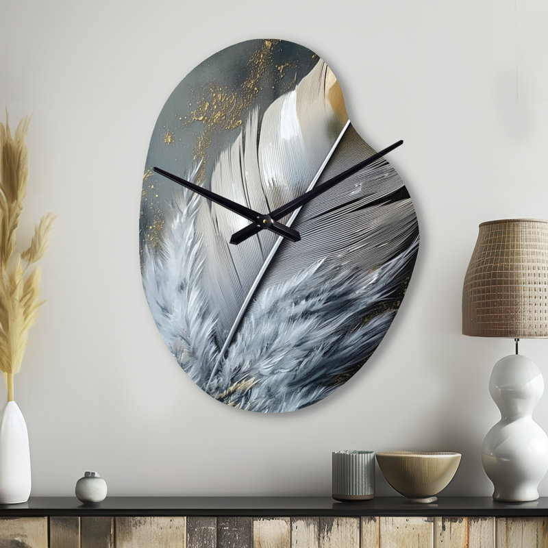 Or Boho Chic Feathers V - horloge murale asymétrique en métal à plumes glamour, horloge murale dorée, Grand