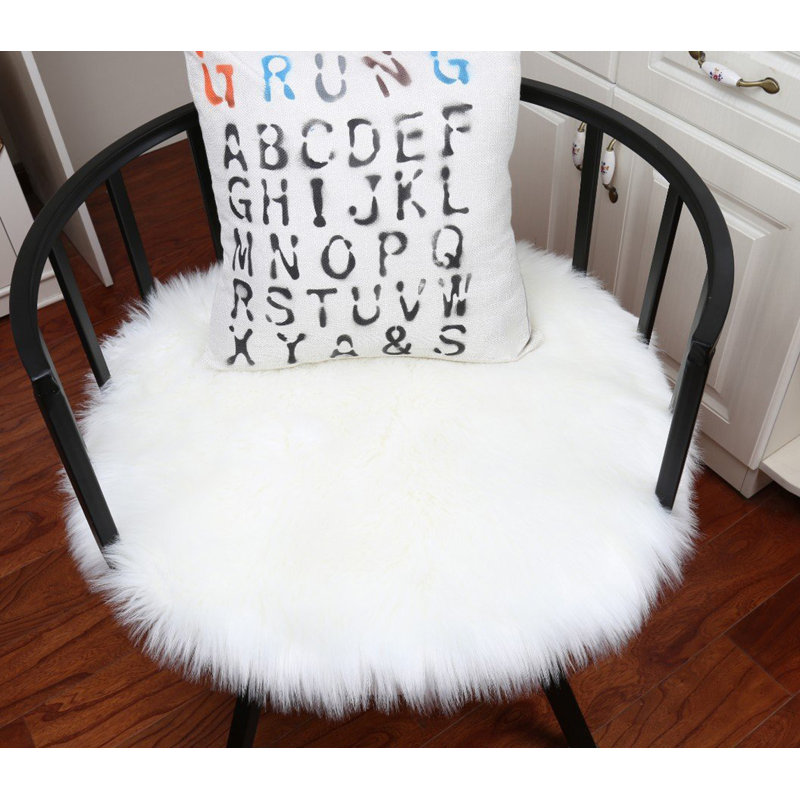 Mamduh Handmade Shag Faux Sheepskin White Rug, Round 5'