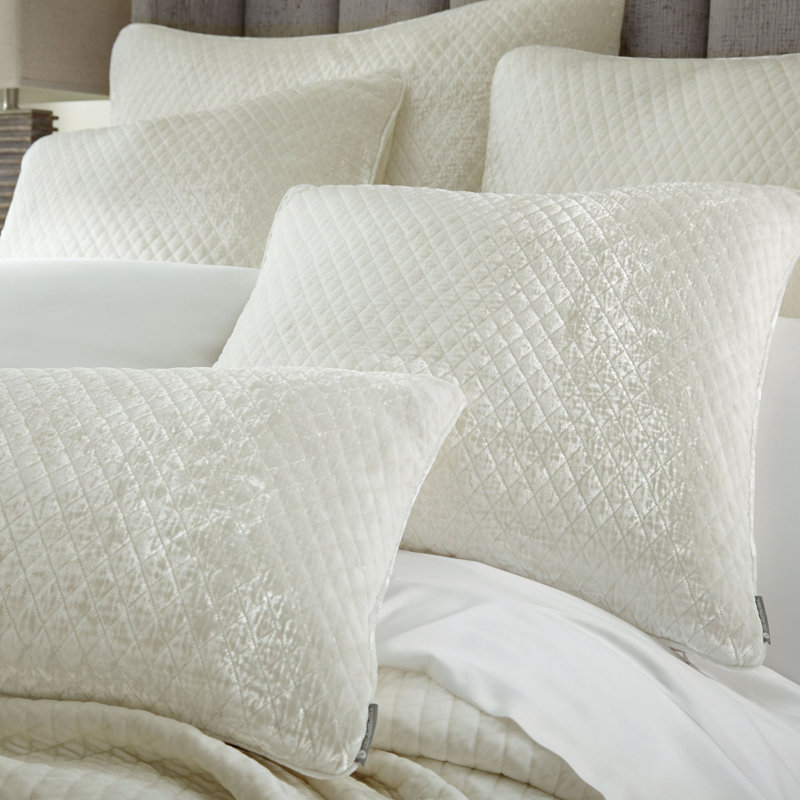 Enzo Sham, Ivory, Queen