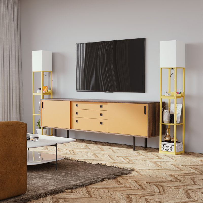 Lampe sur pied à colonne 63 "avec prise et tiroir Latitude Run, Jaune