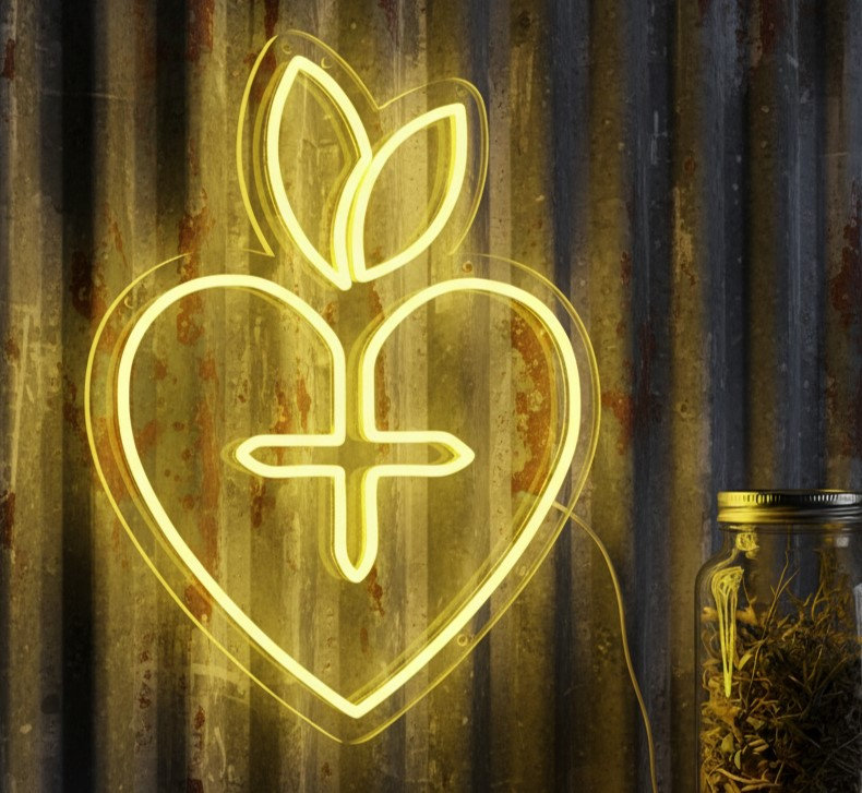  | Enseigne en forme de cœur avec croix et feuilles | Fabriqué avec un tube néon flexible durable qui émet une lueur jaune brillante et uniforme pendant plus de 50 000 heures sans décoloration ni scintillement | 20 x 15 | Jaune