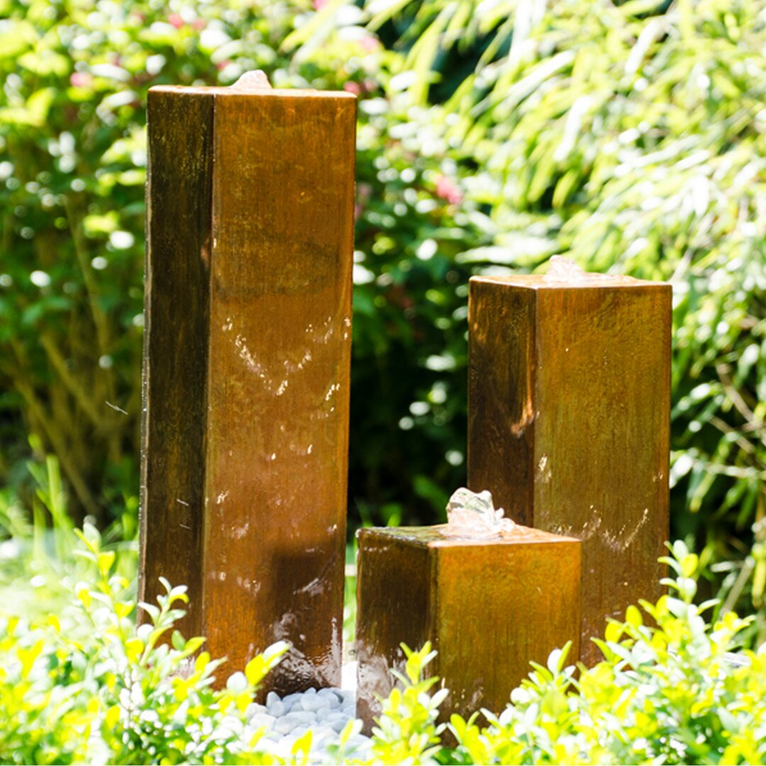 Brunnen Clemow aus Metall mit Licht