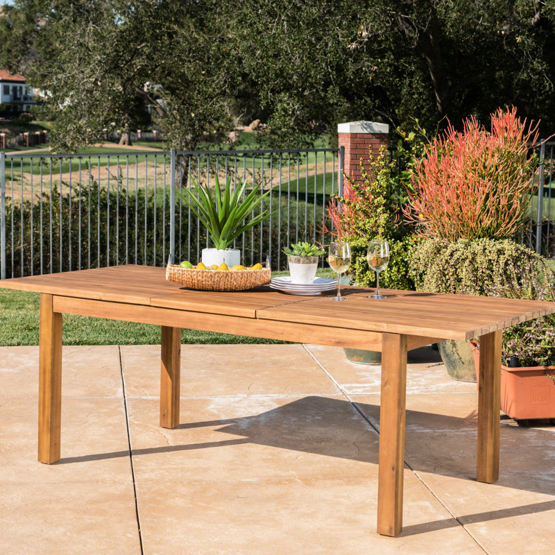 Table extensible en bois avec finition rustique, convenant à une table de salle à manger d'extérieur, fabriquée de qualité