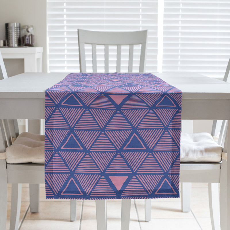 Chemin de table à triangles dessinés à la main Classic, 16 po x 90 po, Bleu/rose