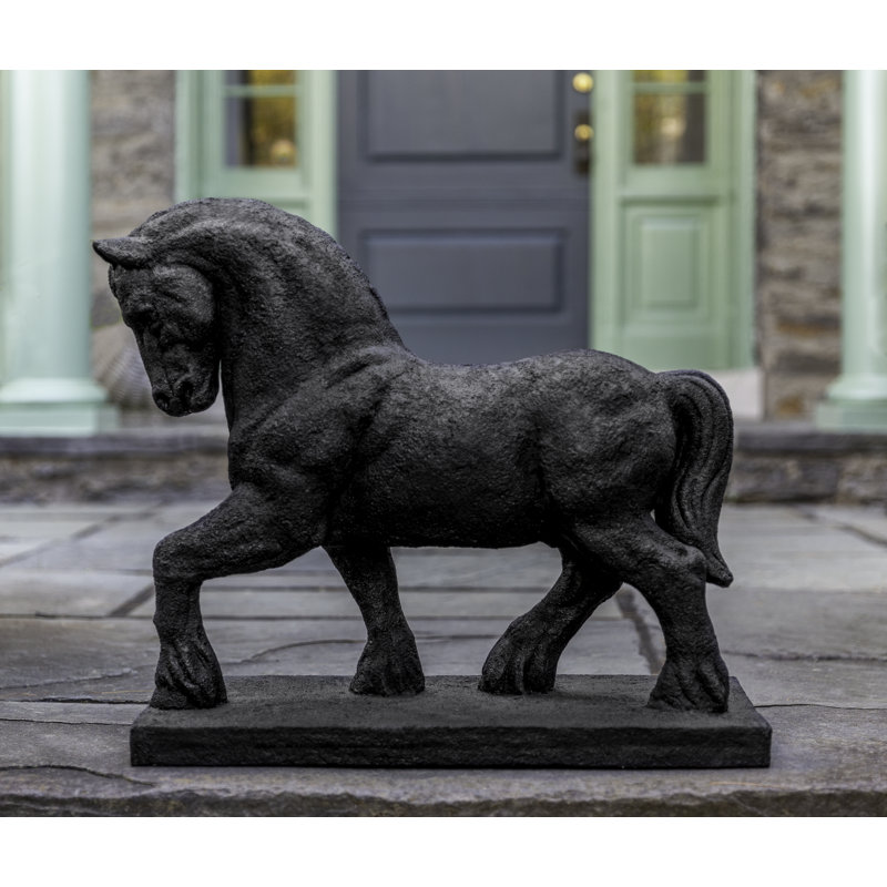 Cheval romain, Pierre calcaire vieillie