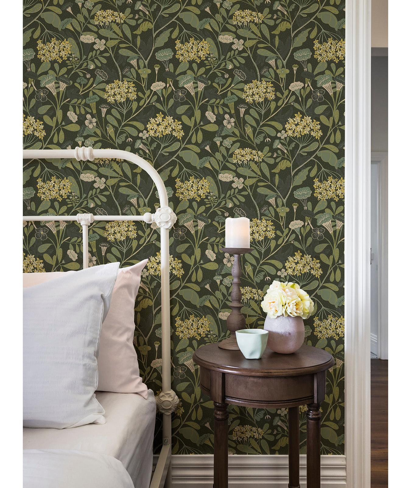 Latika Modern Floral Wallpaper, Dark Green