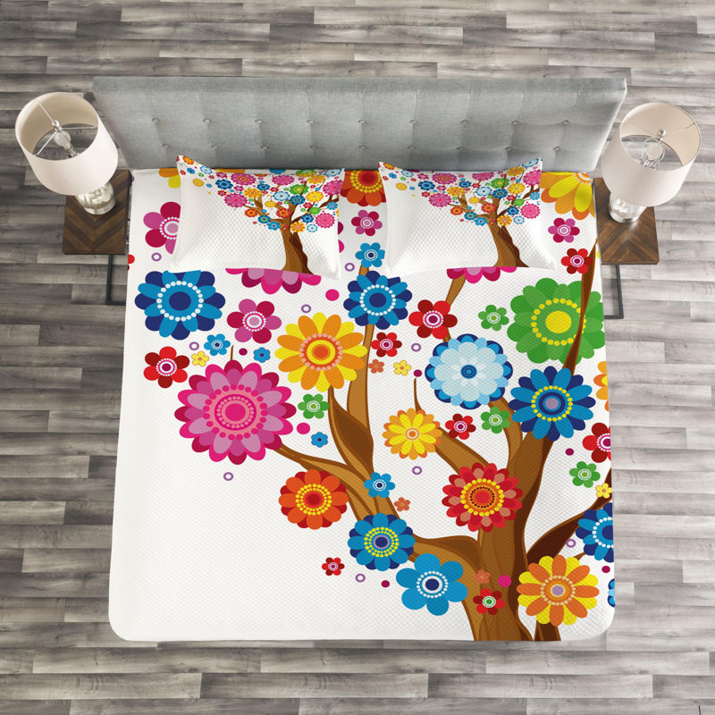 Traditional Polyester Floral Coverlet, King Coverlet + 2 Shams