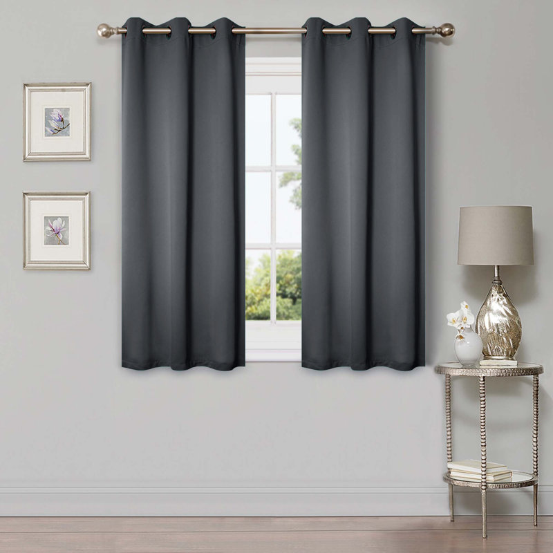 Paire de rideaux obscurcissant avec œillets Millendon, Gris, L 42 po x L 63 po
