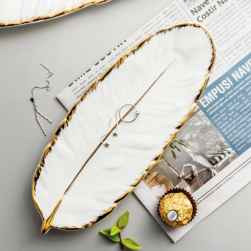 Assiette décorative en porcelaine Amyanne, H 1 po x l 14 po x P 4 po