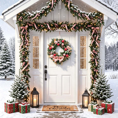 Couronne de Noël pré-illuminée de 61 cm (24 pouces) avec fleurs de magnolia roses, 20 lumières DEL, 8 modes d'éclairage, feuillage en PVC et ornements électroplaqués