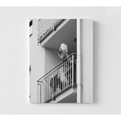 Reproduction d'art noir et blanc: balcon moment - encadrée ou non
