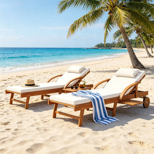 Ensemble de 2 chaises longues d'extérieur de 77,5 po, structure en bois d'acacia, dossier et repose-pieds réglables et rembourrés, appui-tête et plateau latéral rétractable, parfait pour la terrasse, la piscine, le jardin, la plage (Ensemble de 2)
