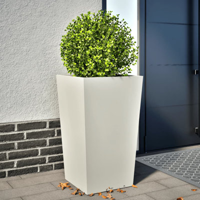 Chaely Metal Planter