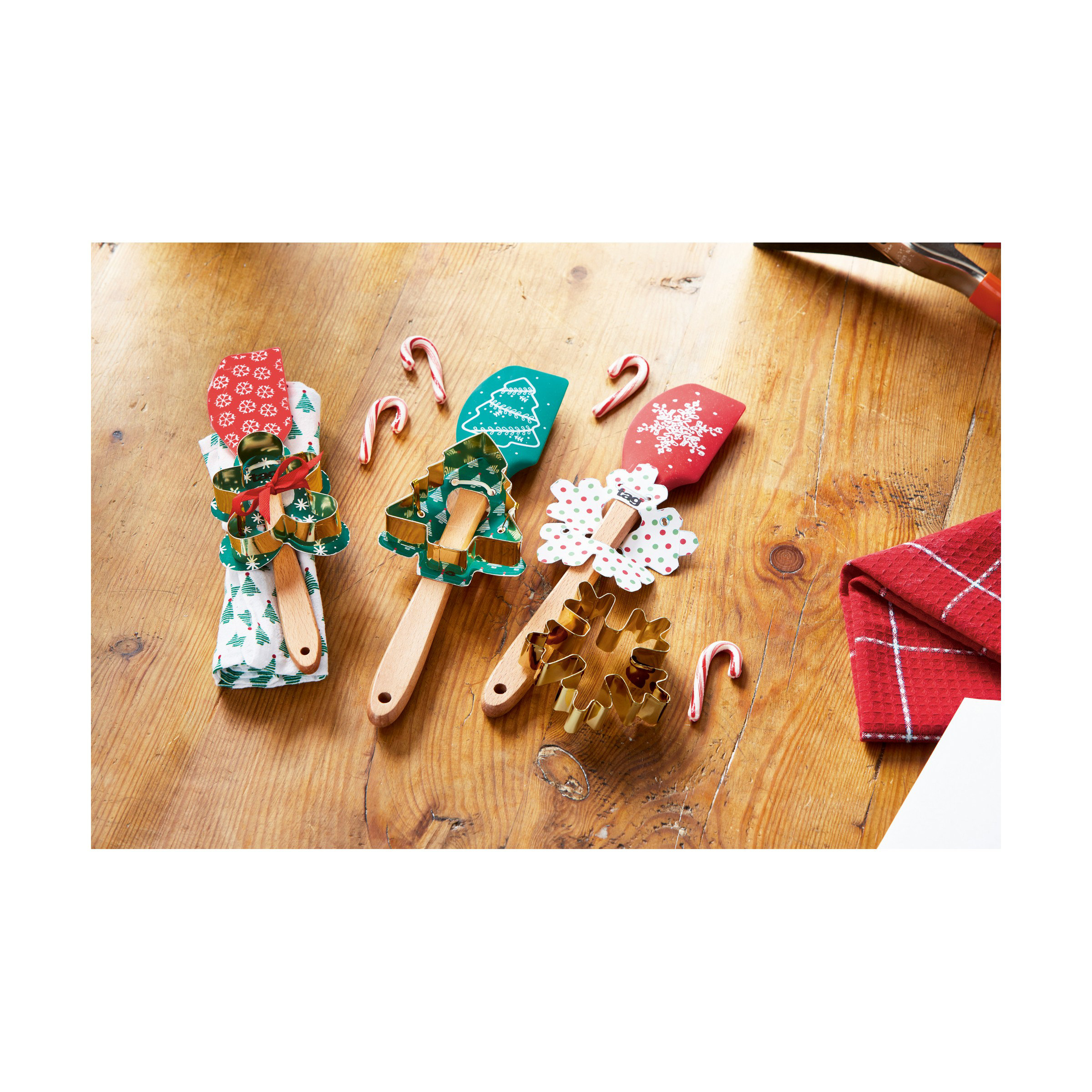 Cutter Spaclu Charlton Home® Spruce Cookie Cutter Spatula S/2 | Wayfair