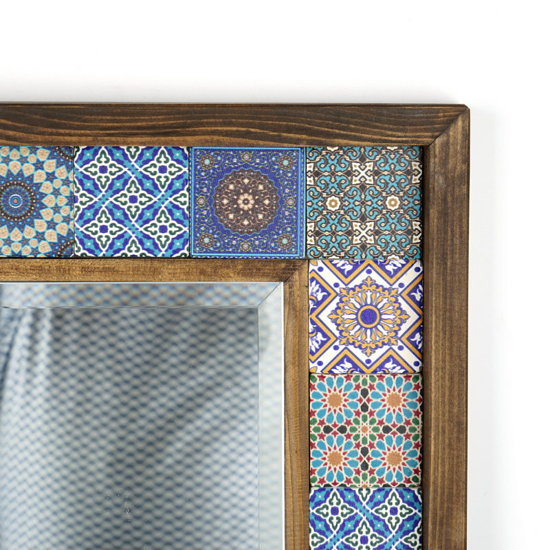 Miroir rustique abstrait avec cadre 100% bois de pin, 12,6 x 12,6 x 0,1 pouces | Travertin naturel et accents calcaires | Peinture protectrice pour bois à base d'eau | Comprend un miroir en verre et 5 crochets de suspension | Parfait pour le décor du Sud-Ouest