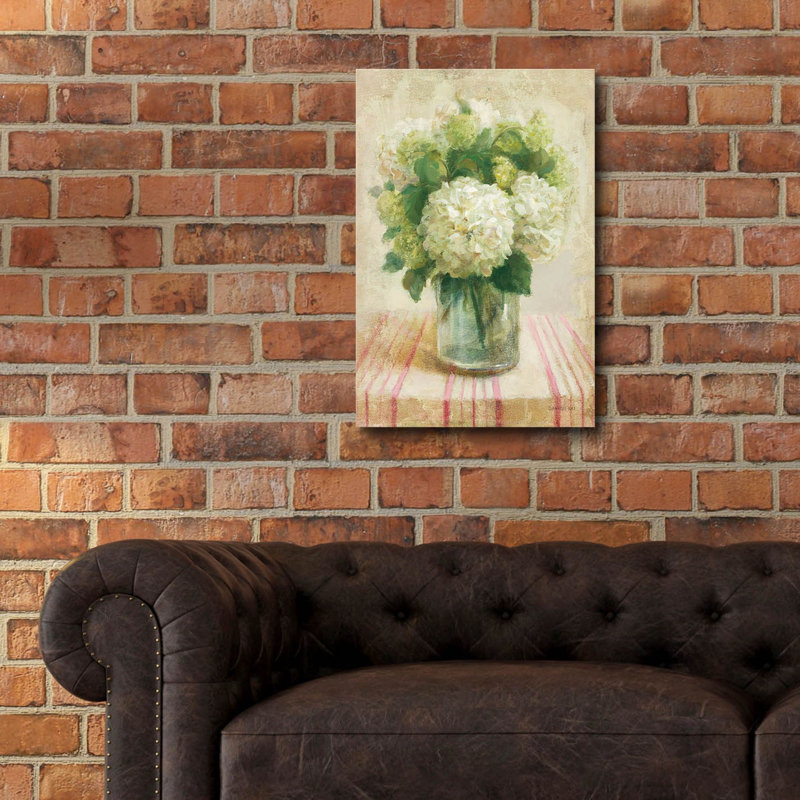  «Cottage Hydrangeas In White» par Danhui Nai, art mural en verre acrylique, H 24 po x l 16 po x P 0,2 po