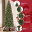 Arbre de Noël épinette lumineux facile à installer avec pommes de pin et baies de houx-102144482
