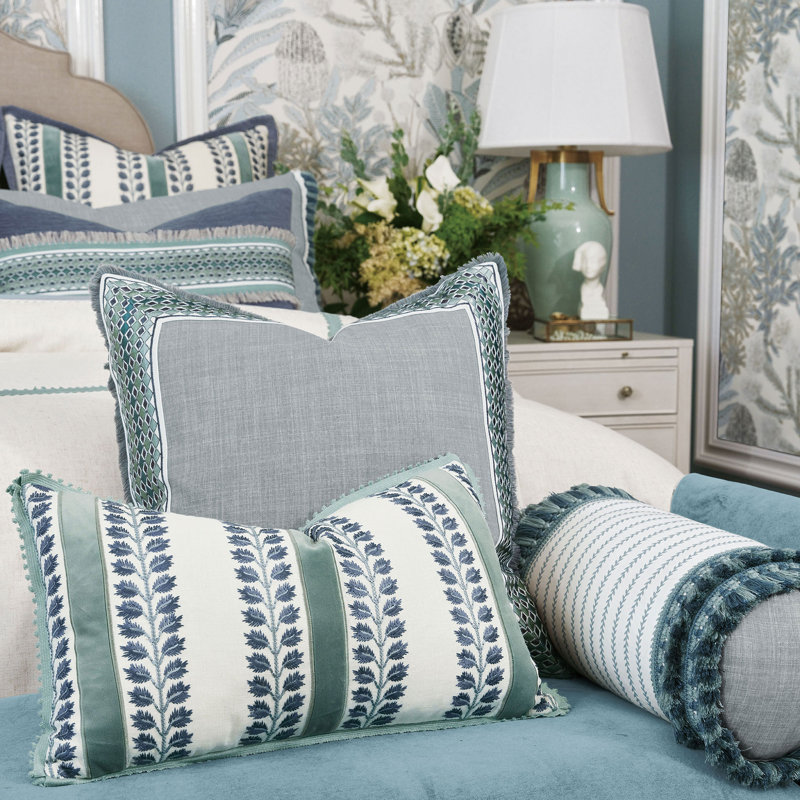 Coussin décoratif brodé Highclere