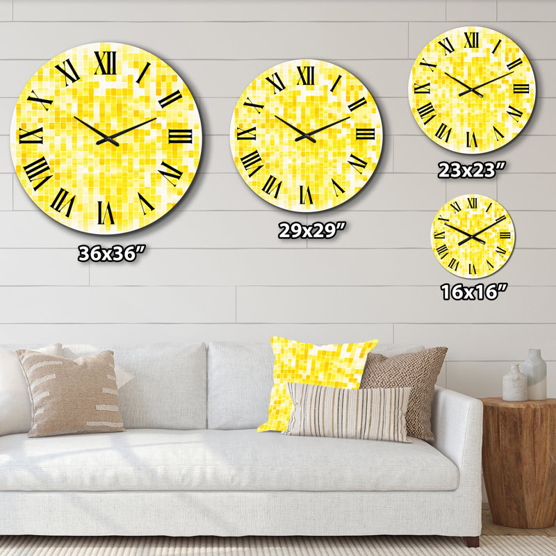 Horloge murale jaune en métal I, Moyenne