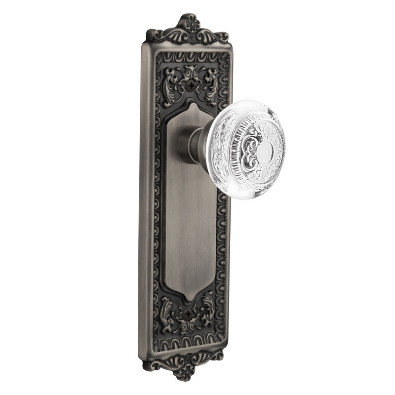 Plaque avec œuf et fléchettes, 2 3/4 po, Étain antique
