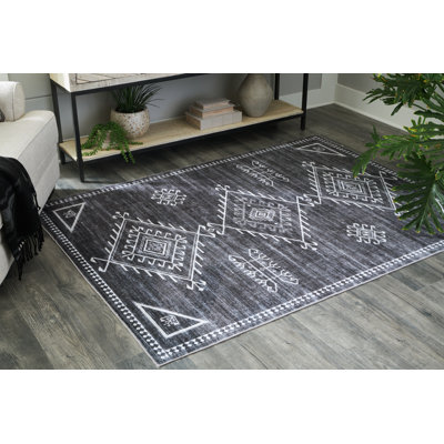 Caniesha Washable Geometric Indoor Rug