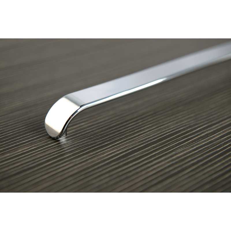 Moby 5 1/16" Center to Center Appliance Pull