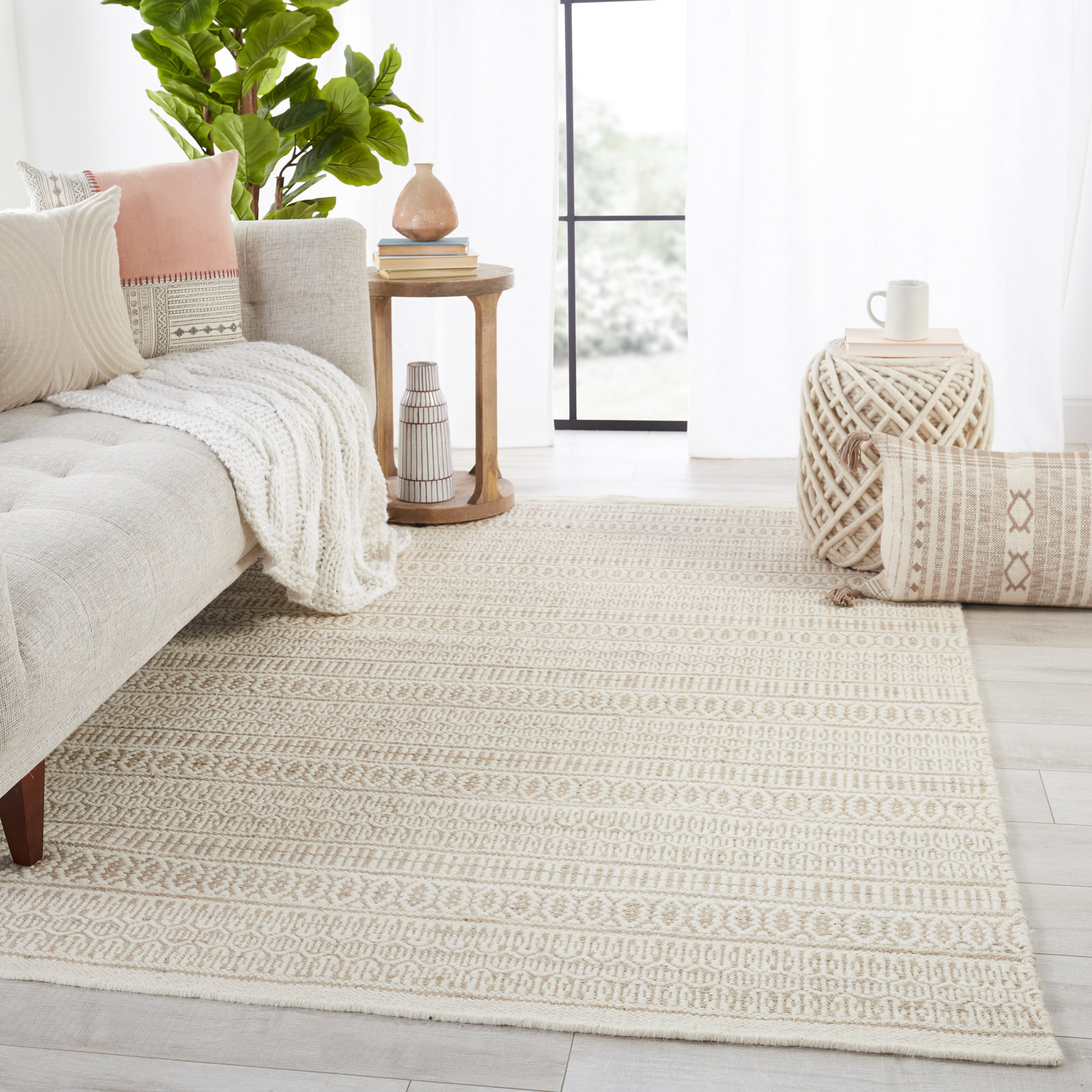Harmond Ivory Hand-Woven Moroccan Jute Rug, Rectangle 5' x 8'