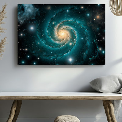 Reproduction d'art sur toile, une galaxie envoûtante en spirale domine la scène avec ses bras tourbillonnants