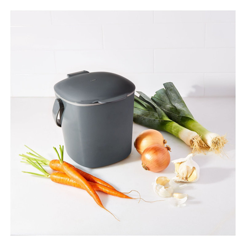 2.8 Gallons Plastic Manual Lift Trash Can