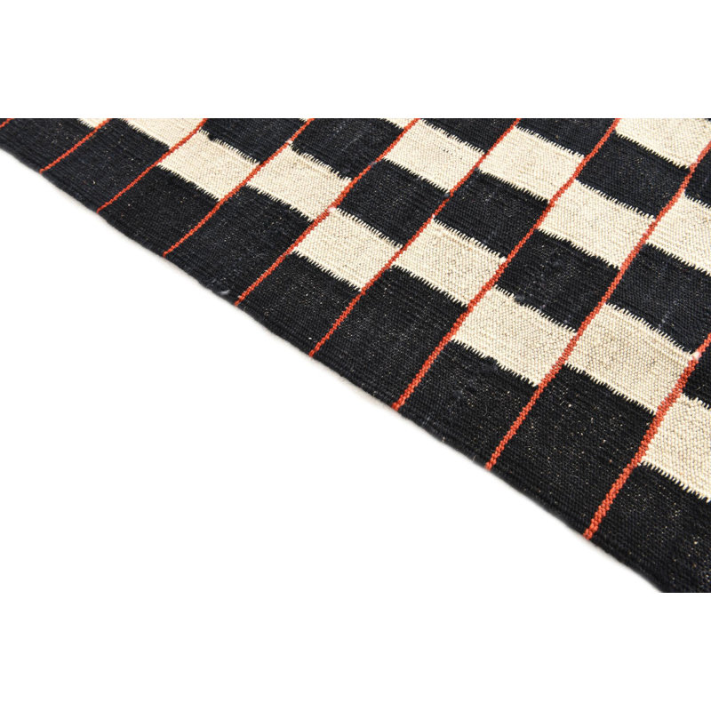 Tapis noir et blanc 7 x 7 po
