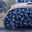 Courtepointe réversible en microfibre bleu marine / blanc Camp Camo-66054994