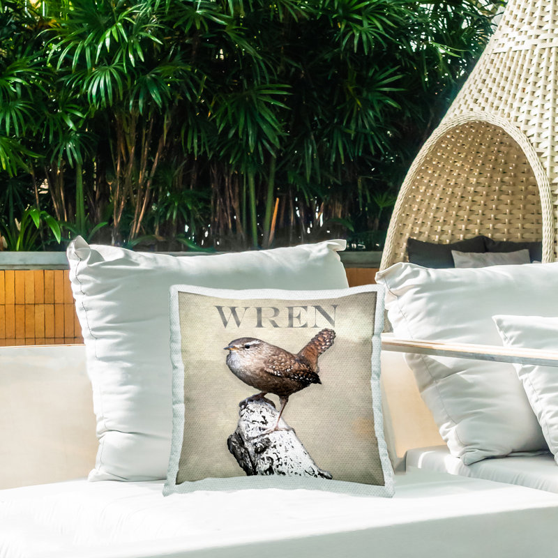 Coussin d'extérieur imprimé Perch Wren Bird Nature Branch par Alpenglow