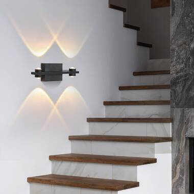 Wandleuchte Metall aus LED-Bündige Ebern Designs 1-flammig Warren