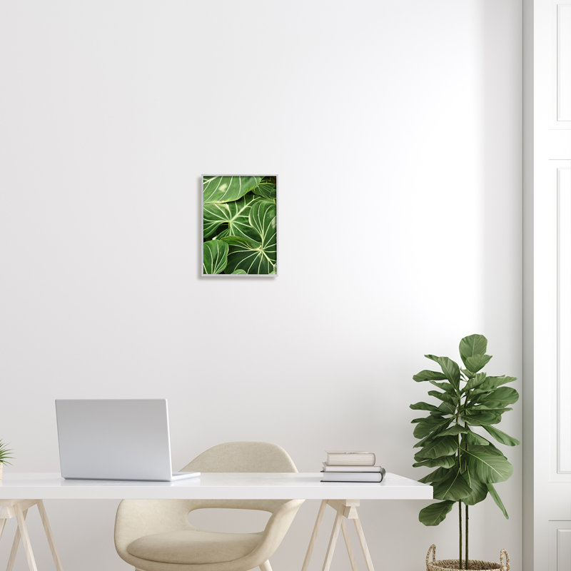 Végétale luxuriante à feuilles vertes, H 14 po x l 11 po x P 1,5 po, Gris