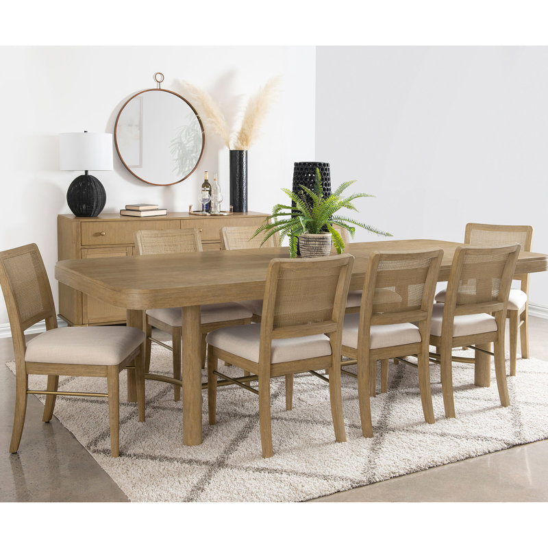 Ensemble de 2 chaises de salle à manger de style côtier, en rotin tressé à la main, fini sablé, assise et dossier en tissu crème, support en métal