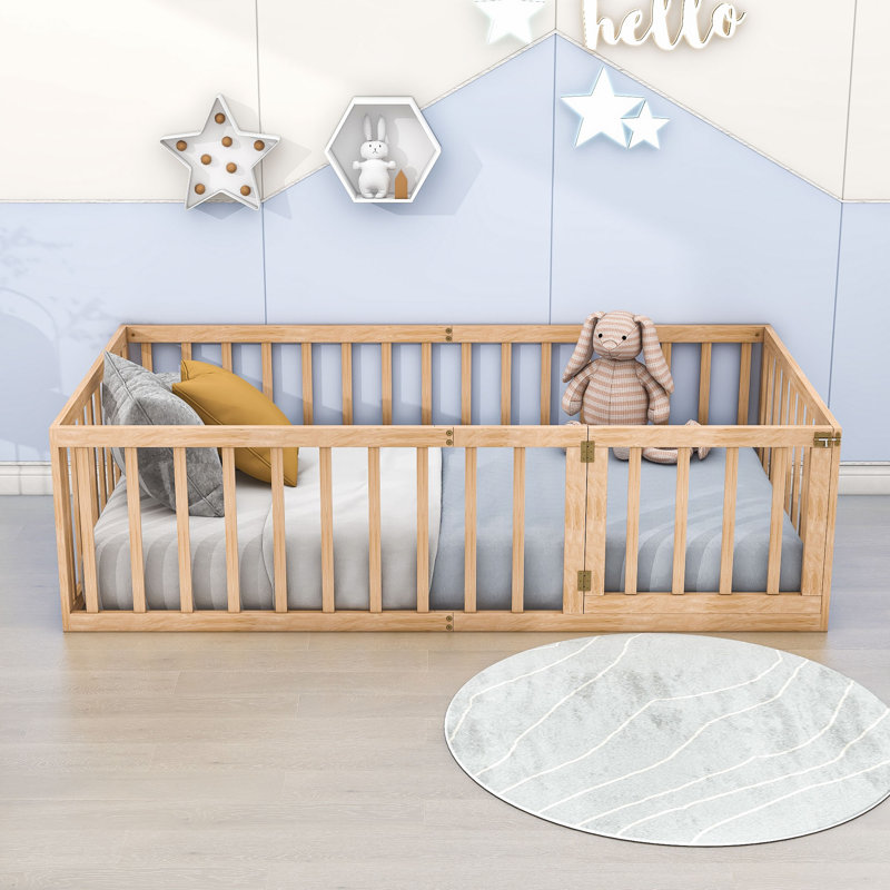 Lit plateforme en bois Hajer avec clôture et porte, Naturel, Simple